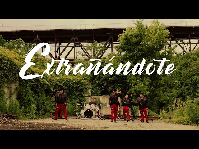 Portada de Grupo Emigracion Musical - Extra�andote